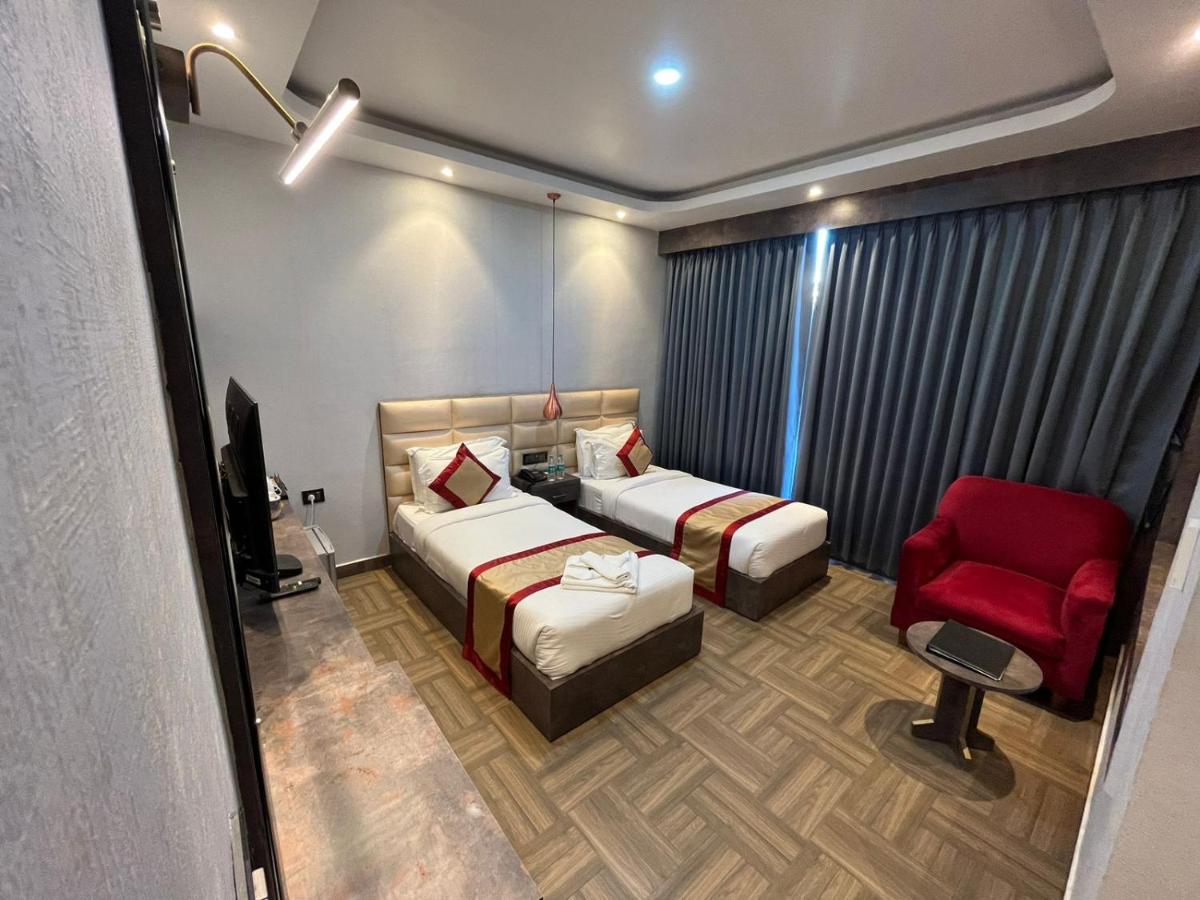 The Landmark Hotel Muzaffarpur Exterior photo